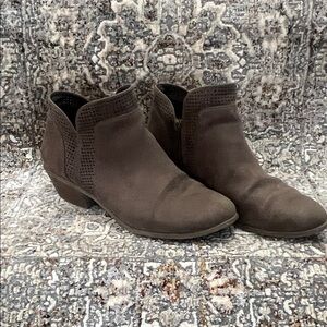 Women’s Brown Suede Ankle Booties - Stylish Everyday Comfort